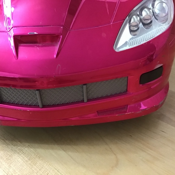 2011 Barbie Corvette and Doll - Picture 9 of 16